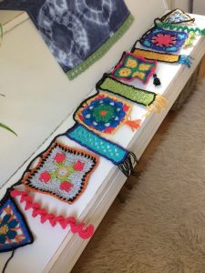 "Hippiegirlande" oder "Nichts für Pastellfarbfanatiker" - Häkelfieber